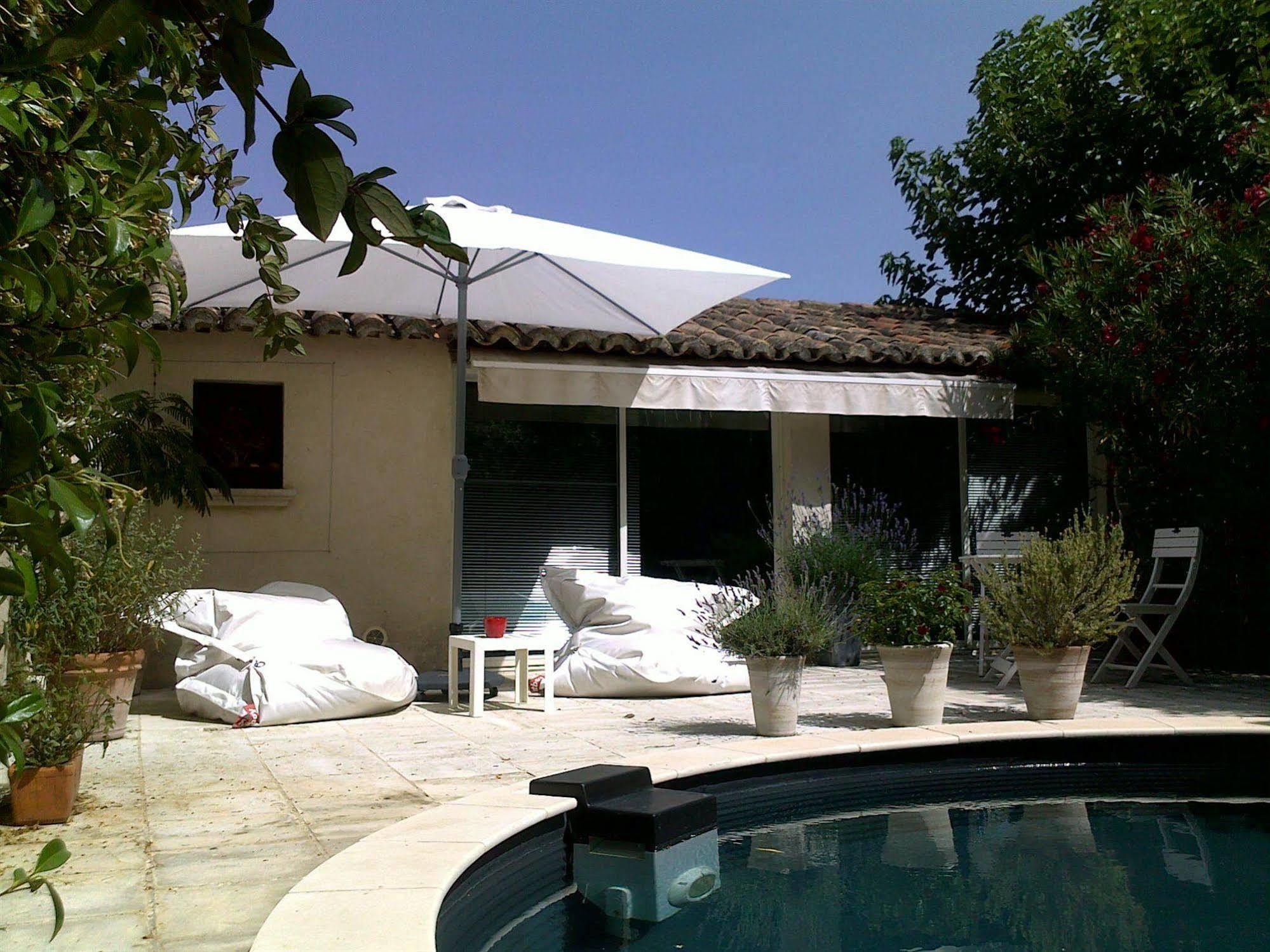 Mas De La Treille Bed & Breakfast Saint-Laurent-des-Arbres Ngoại thất bức ảnh